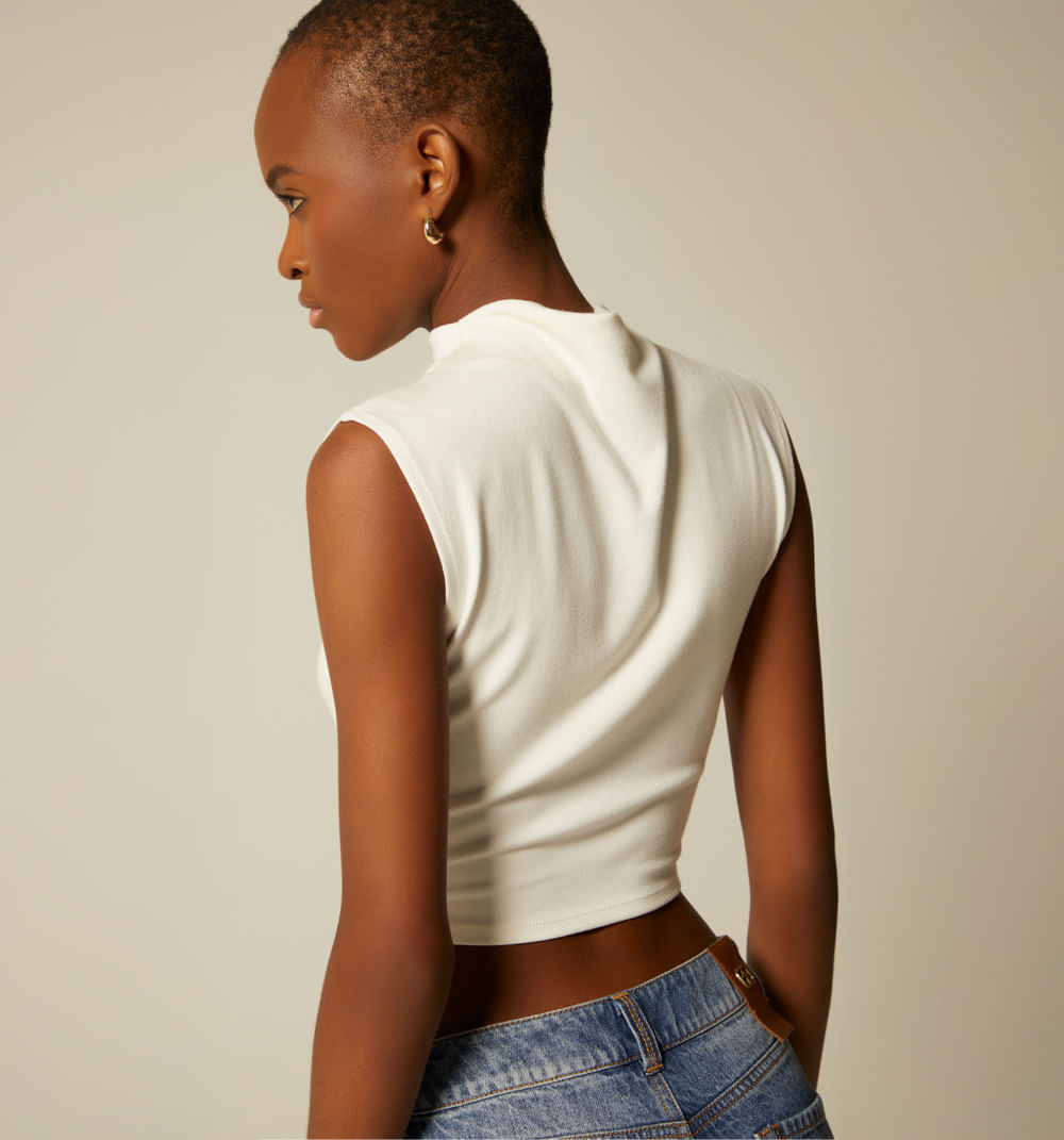 BLUSA CROP CON HERRAJE