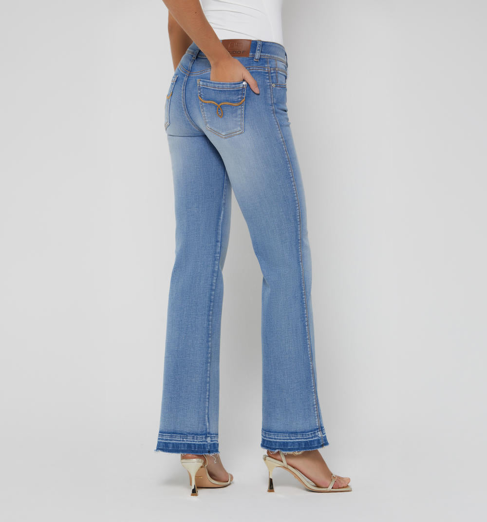JEAN-AZULCLARO-S741336AD4.JPG