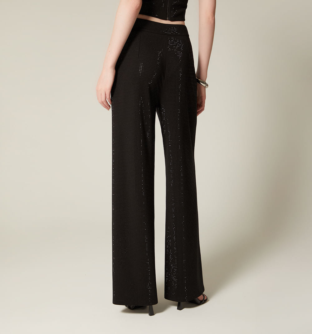 PANTALÓN CON HOTFIX