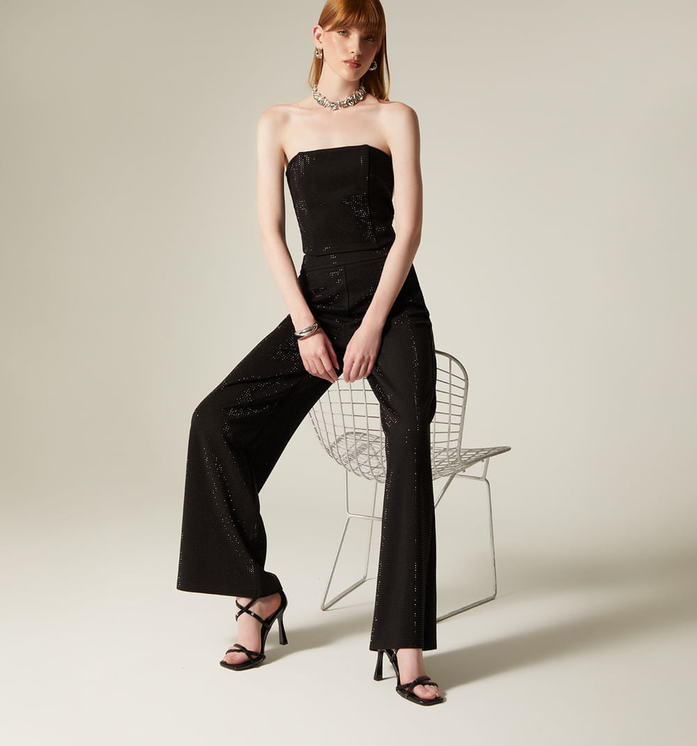 PANTALÓN CON HOTFIX