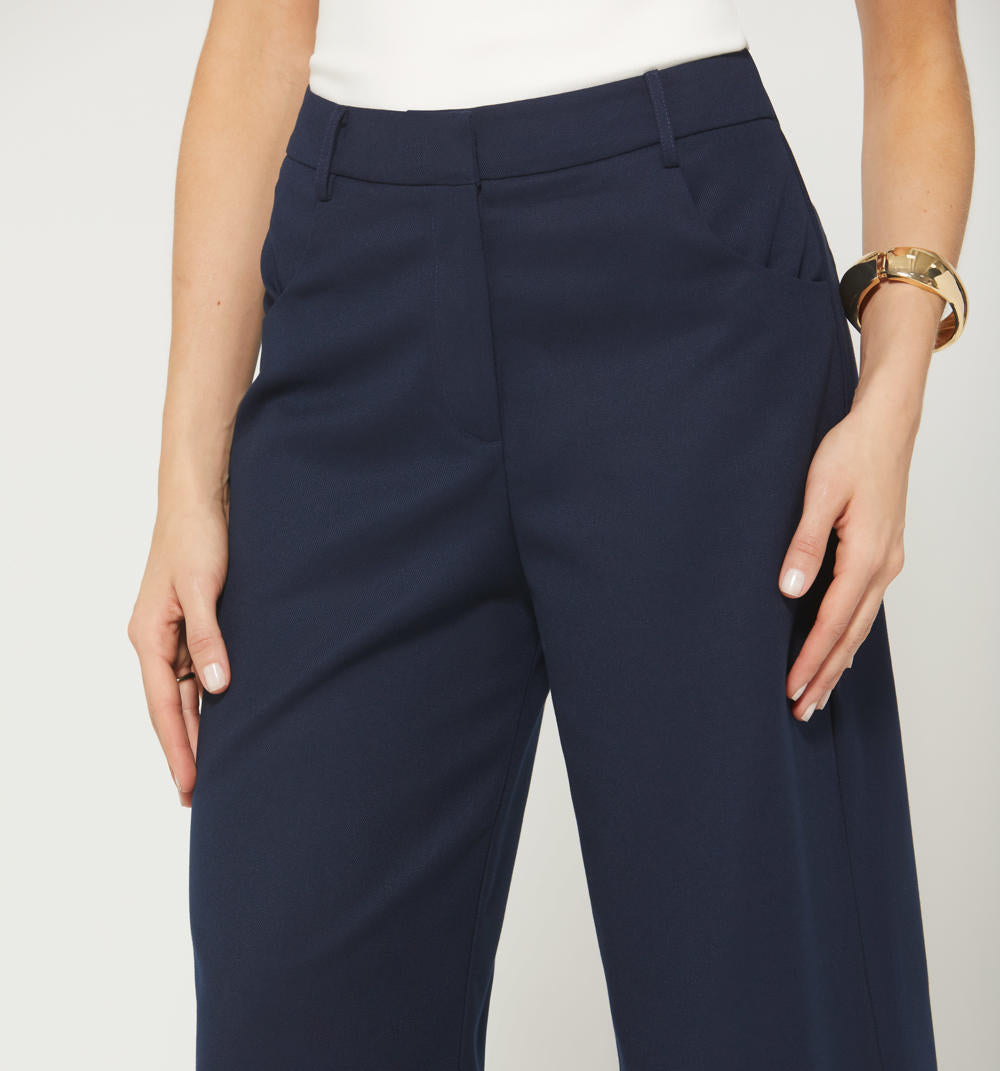 SHORT-NAVY-S104581-AD3.JPG